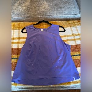 Lululemon top